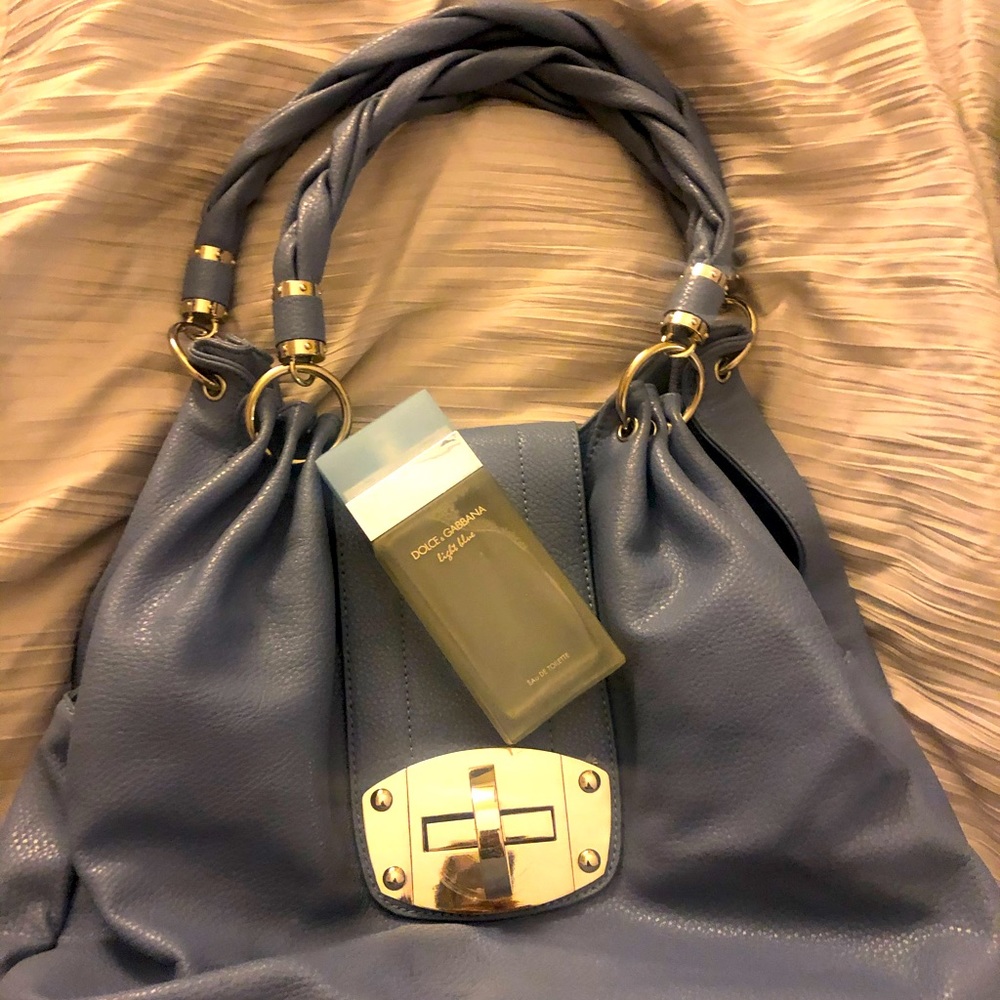 Purse with lots of compartments.